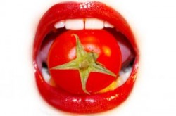 lips-and-tomato